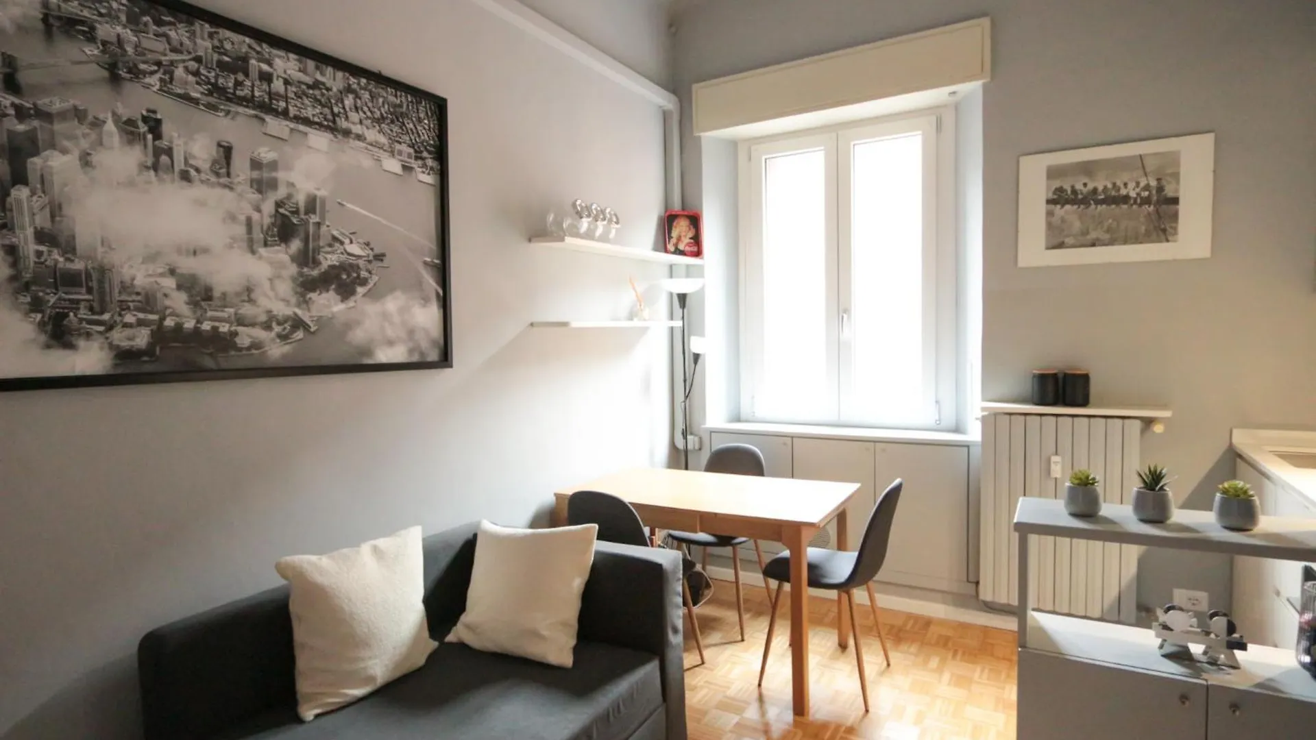 Casa Martini, Porta Romana Milano 0*,